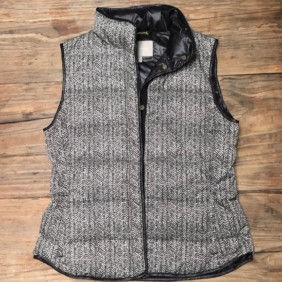 Banana Republic Jackets & Blazers - Banana Republic Puffy Vest